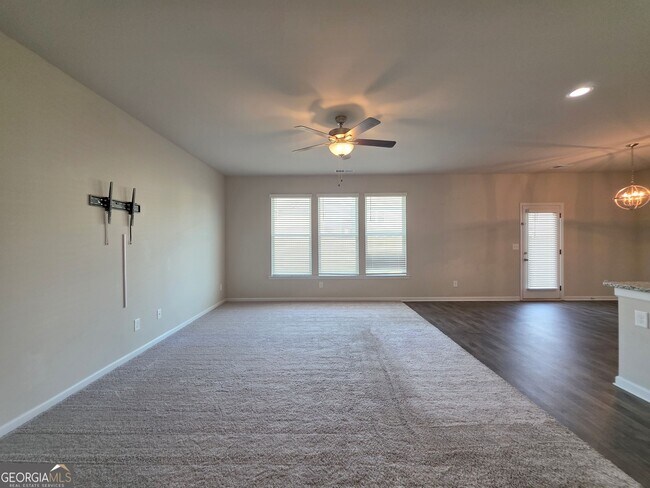 Building Photo - 136 Red Birch LN