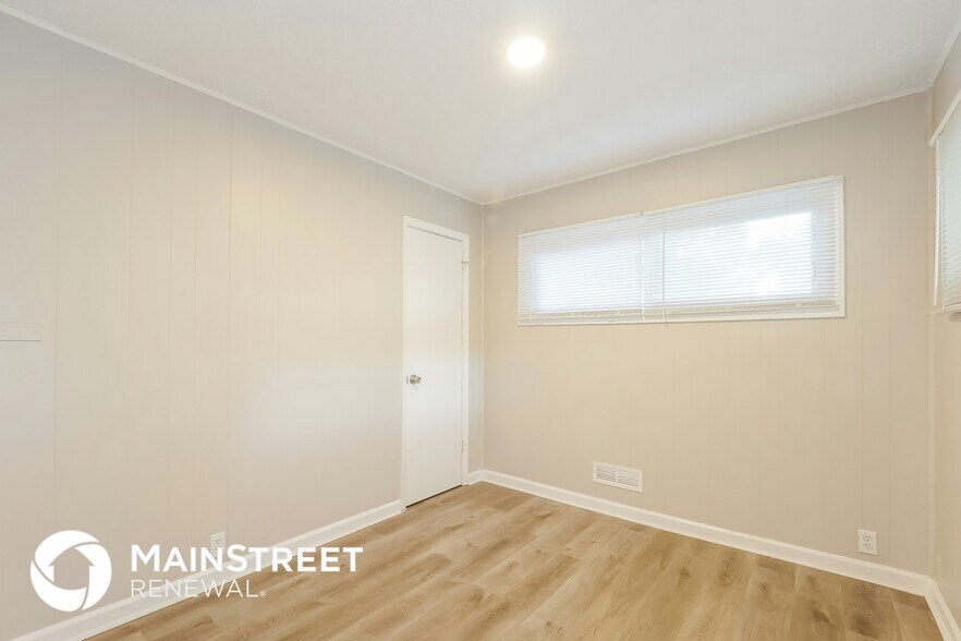 Building Photo - 7810 E 112th St