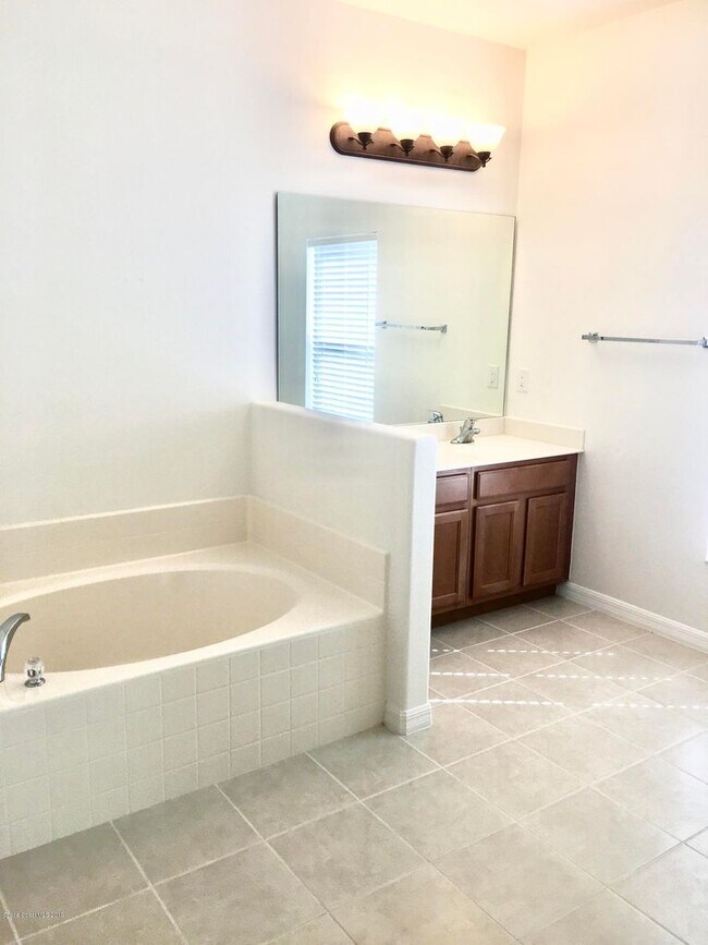 Building Photo - 5656 Indigo Crossing Dr