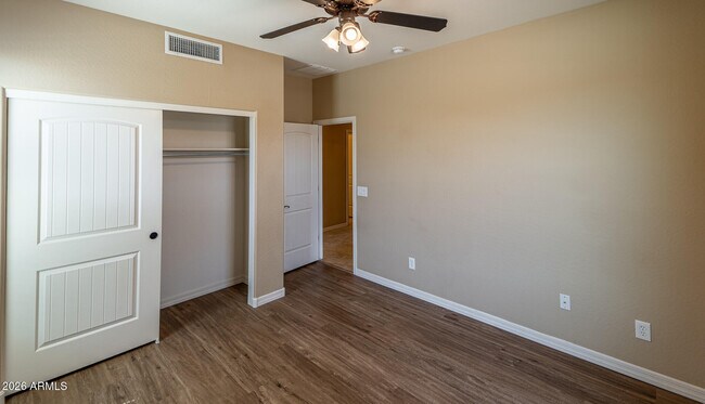 Building Photo - 18445 W Saguaro Ln