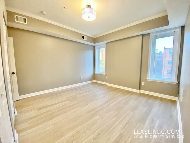 Building Photo - 1441 Clifton St NW