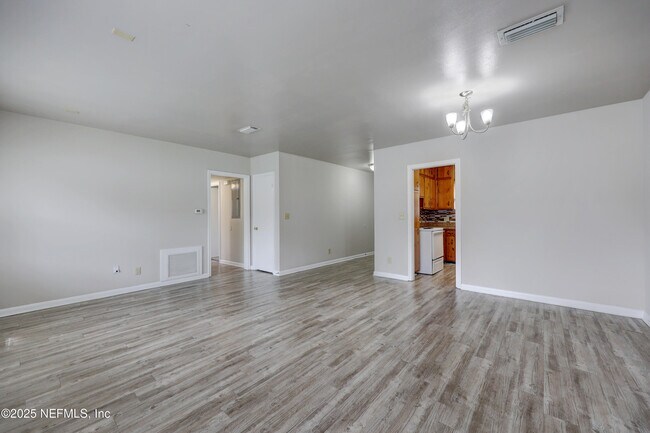 Building Photo - 803 Barbados Rd