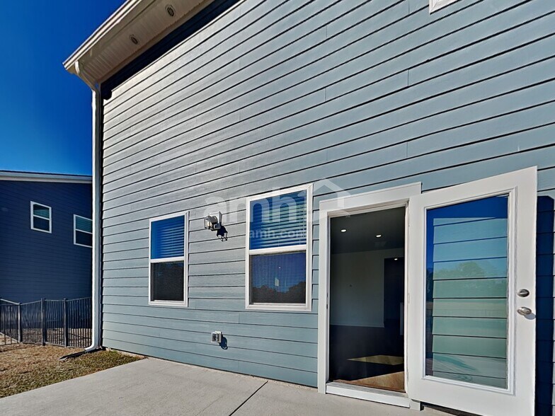 Building Photo - 168 Portside Pk Dr