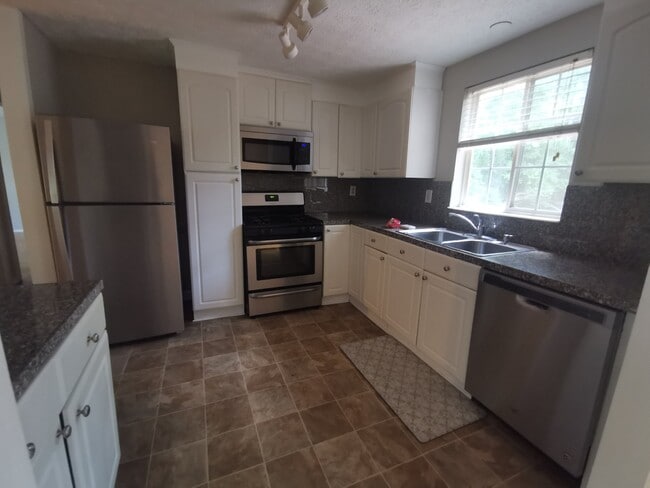 Building Photo - 250 Sheringham Dr