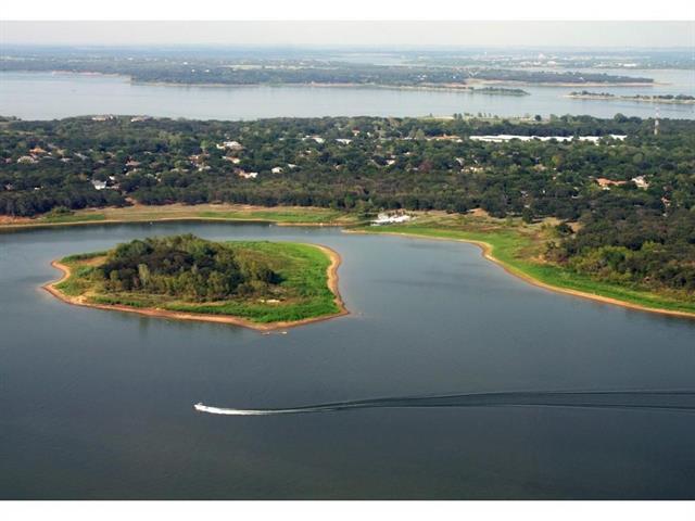 Building Photo - 900 Hillside Ln