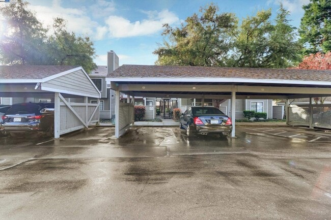 Building Photo - 130 Eastridge Dr