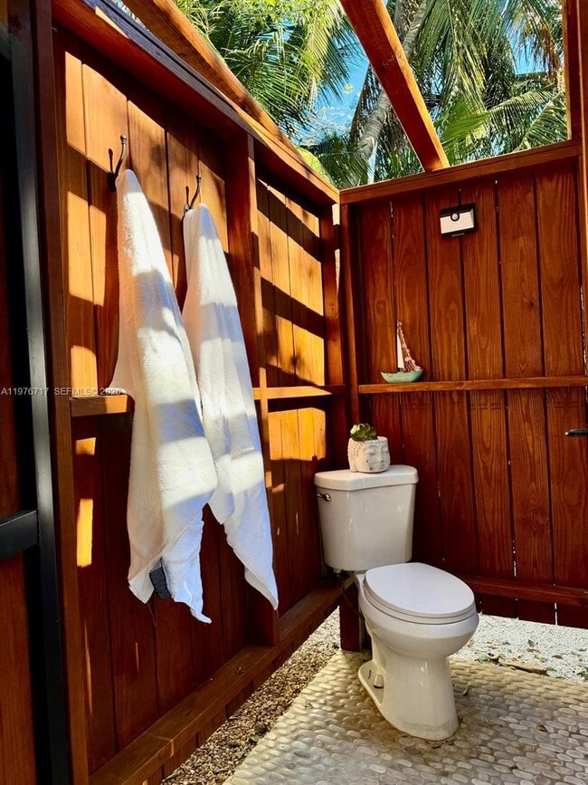 Building Photo - 1615 Harbor Dr