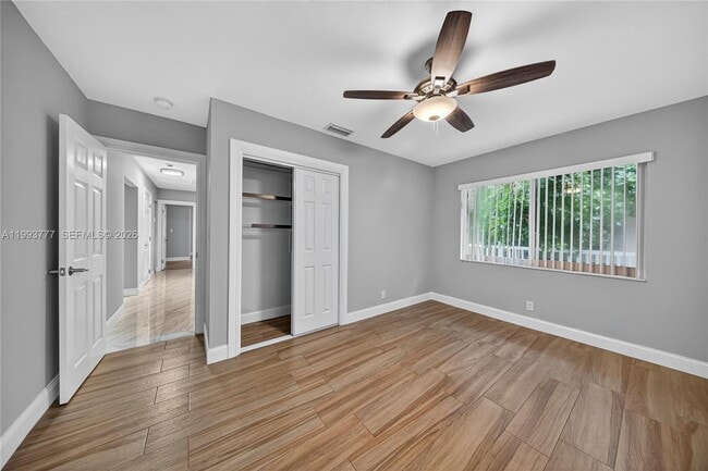 Building Photo - 2801 Coral Shores Dr