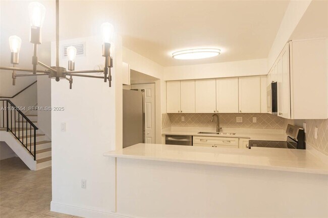 Building Photo - 7028 SW 106th Pl