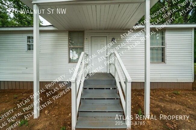 Building Photo - 526 Walnut St NW