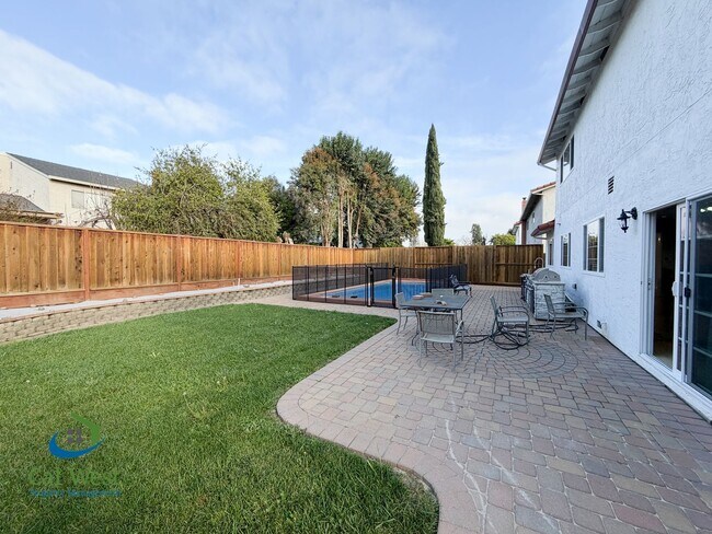 Building Photo - $4895 - Beautiful and Well Maintained South Gilroy Home w/ Salt Water Pool!!
