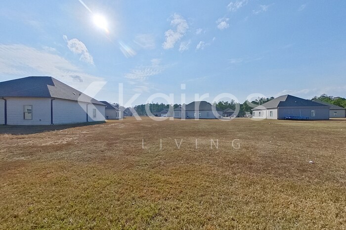 Building Photo - 15 HAWK LN