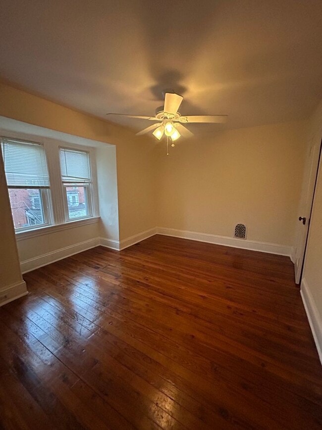 Building Photo - 556 N Plum St