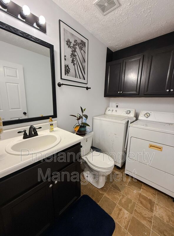 Building Photo - 815 Zapata Ln
