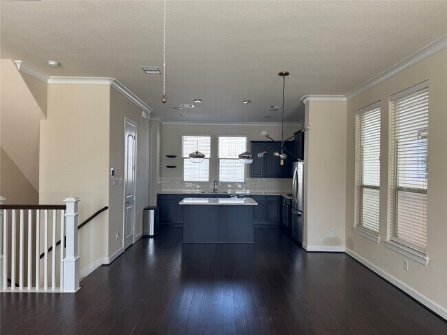 Building Photo - 10716 Addicks Oaks Pl