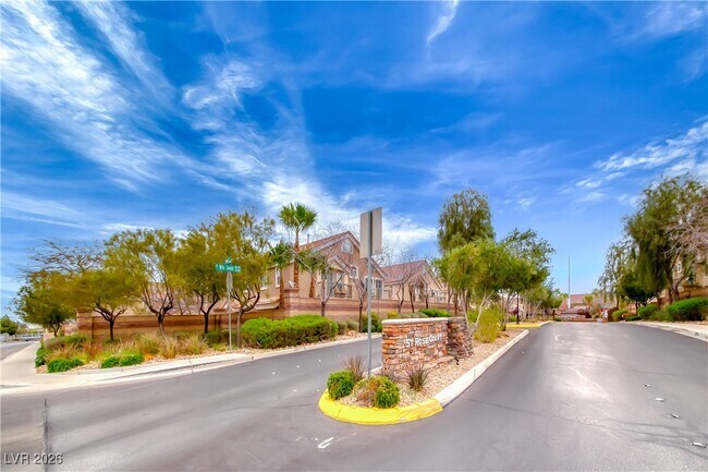 Building Photo - 2359 Koho Dr