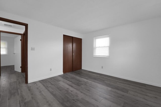 Building Photo - 3384 Norwalk Rd