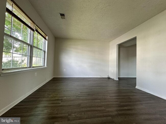 Building Photo - 8625 Cartwright Ct