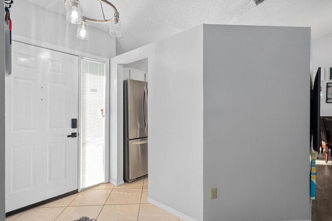 Building Photo - 782 Olympic Cir