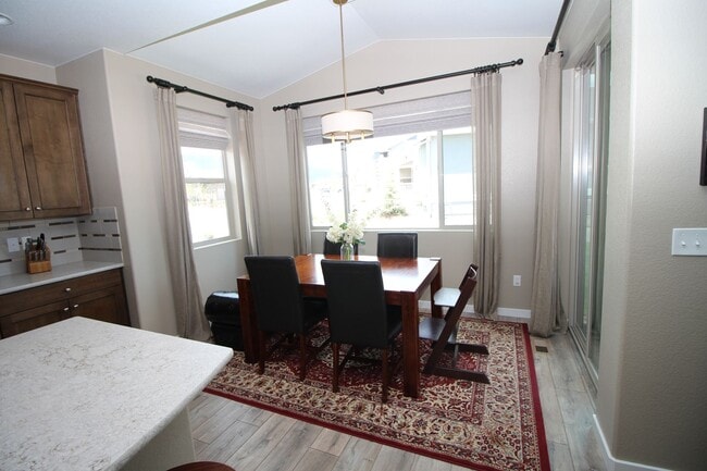 Building Photo - Amazing 4bdrm home in Forest Lakes