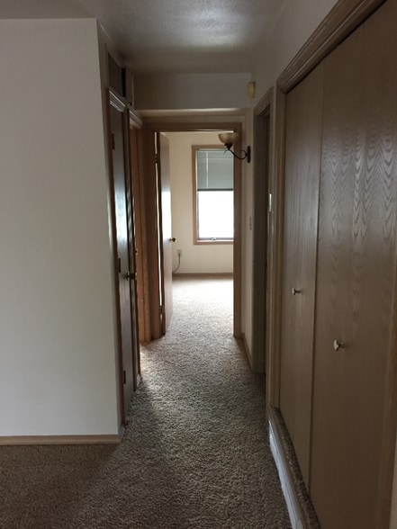 Building Photo - 1604 Sand Ct