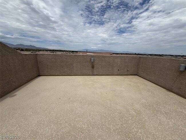 Building Photo - 5582 Sancho Throne Rd