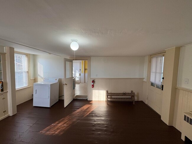 Building Photo - 477 Myers Rd