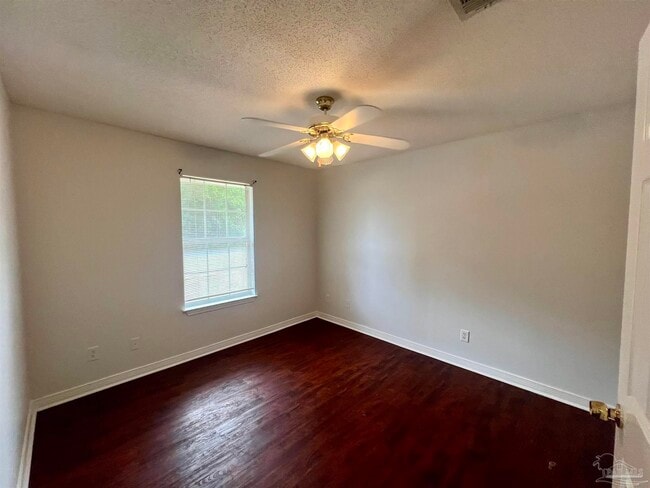 Building Photo - 6204 Silver Oak Dr