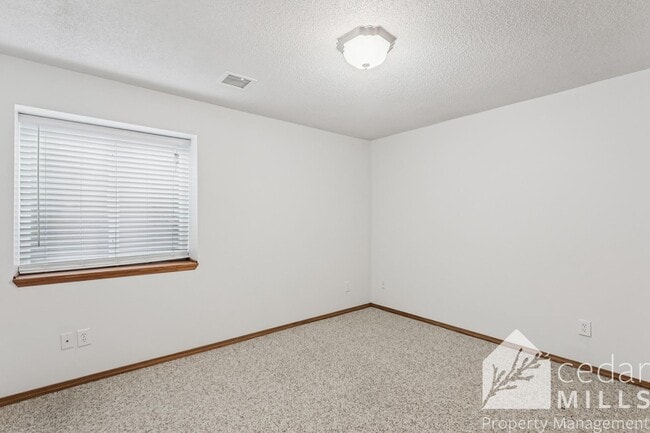 Building Photo - 2315 N Brandon Cir