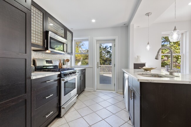 Building Photo - 521 Homewood Ave