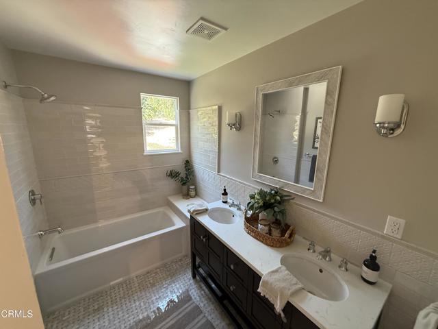 Building Photo - 2371 Foster Ave