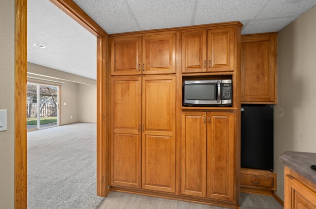 Building Photo - 1202 E 61st St