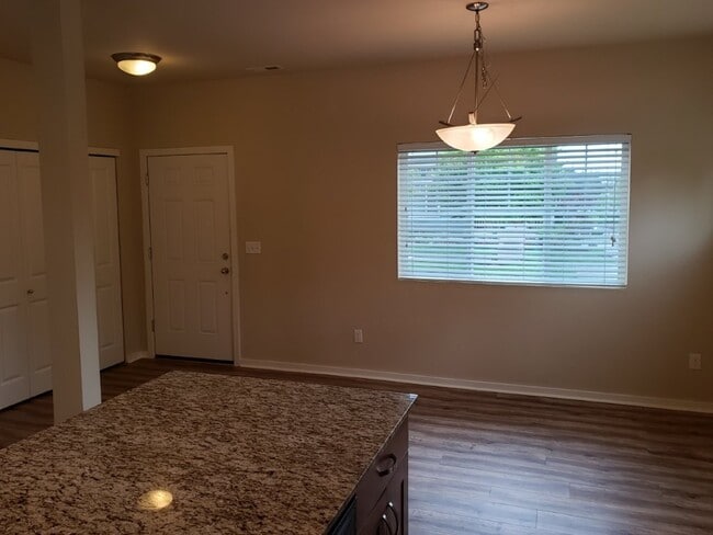 Building Photo - 11511 Glacier Pl NW