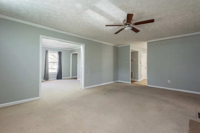 Building Photo - 420 Shelbyville Rd