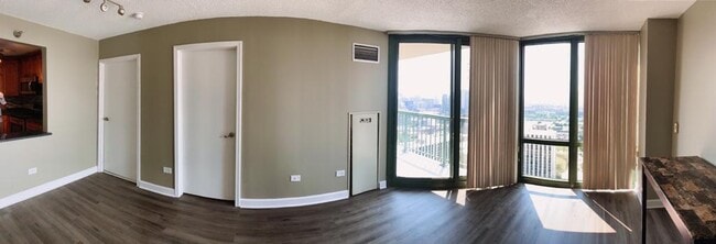 Building Photo - 111 W Maple St