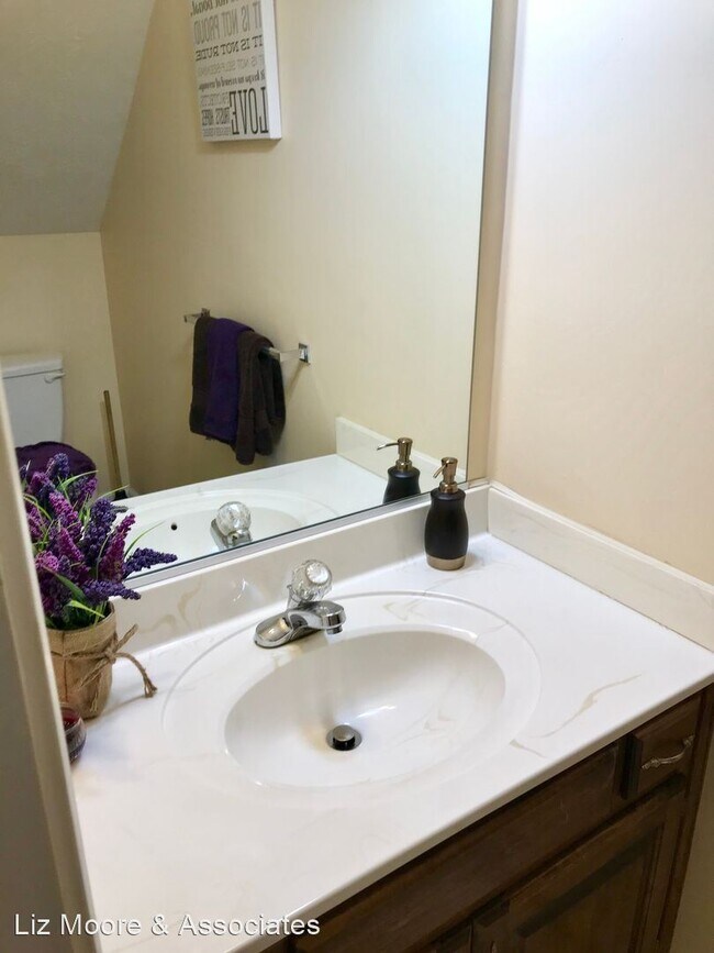 Building Photo - 3 br, 2.5 bath House - 602 Cavalier Drive