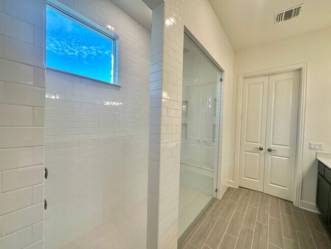 Building Photo - 4 Bed 3 Bath Austin Tx!!!! NEW MANAGEMENT