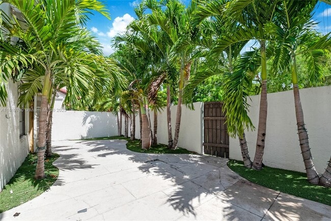 Building Photo - 11311 SW 134th Ave