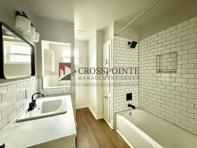 Building Photo - E Noble St 403/ 405  LEASE UP ONLY