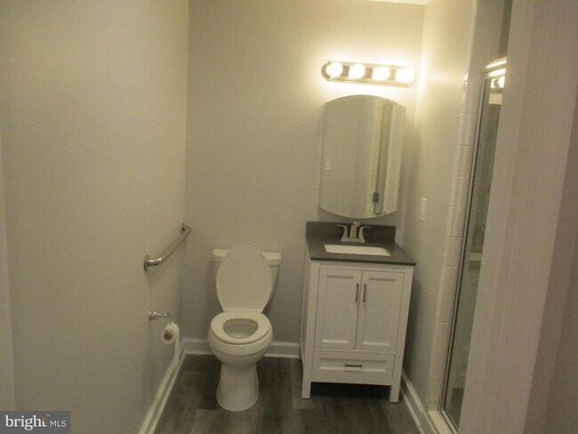 Building Photo - 114 La Grange Ave