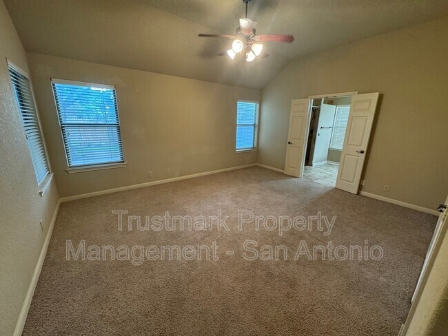 Building Photo - 450 Flippin Estates