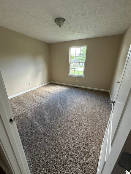 Building Photo - 104 Shirley Ct