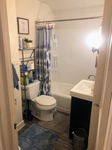 Building Photo - 2617 Hunt St