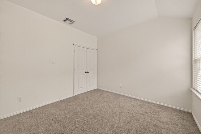 Building Photo - 16039 Cypress Farms Dr