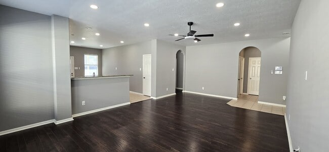 Building Photo - 21703 Sierra Long Dr