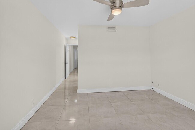 Building Photo - 6665 Via Regina