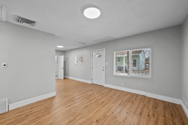 Building Photo - 4570 W Center Ave