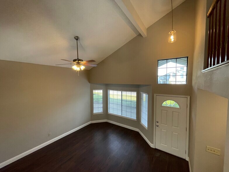 Building Photo - 14304 Culiacan Ave