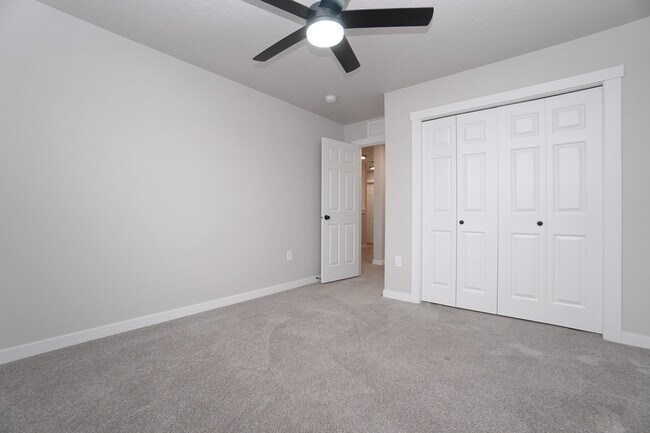 Building Photo - 1512 W Cub River Dr