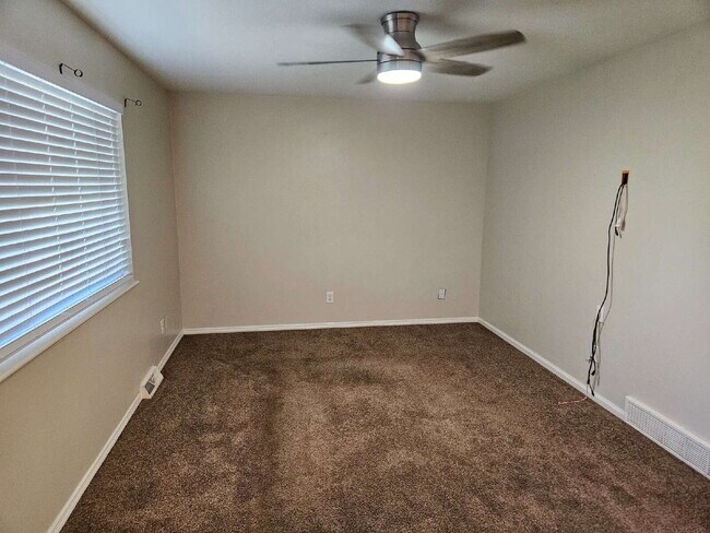 Building Photo - Charming 3-bedroom, 2-bathroom home